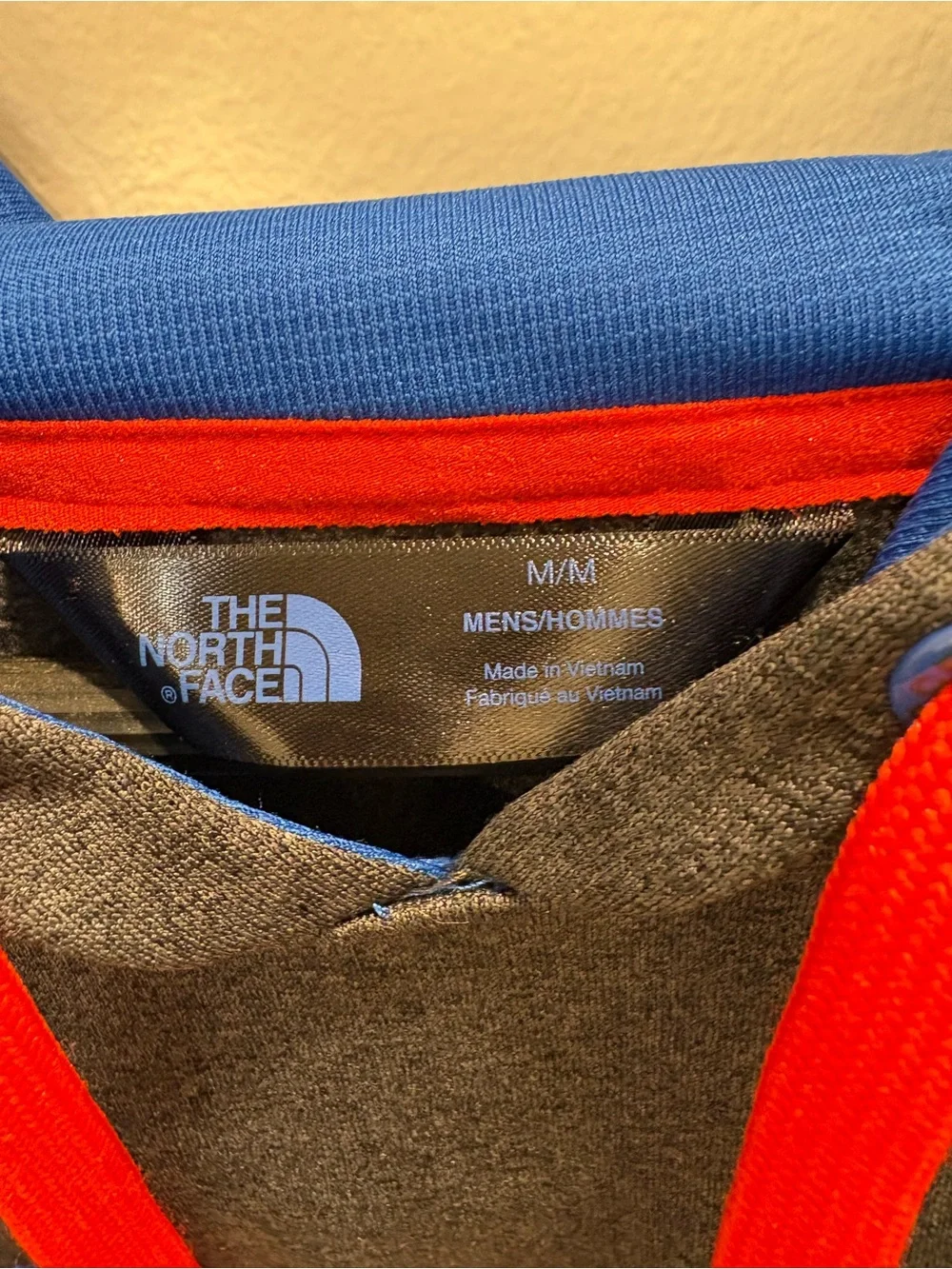 The North Face Men’s Medium Performance Hoodie Gray Blue Pullover
